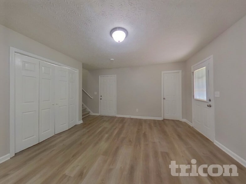 Building Photo - 5733 Partin Ln