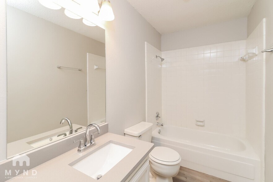 Building Photo - 4303 Gentle Springs Dr