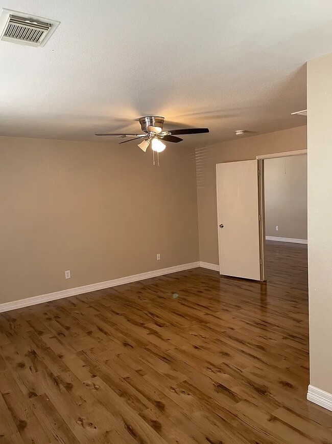 Building Photo - 18211 Temple Hill Ln