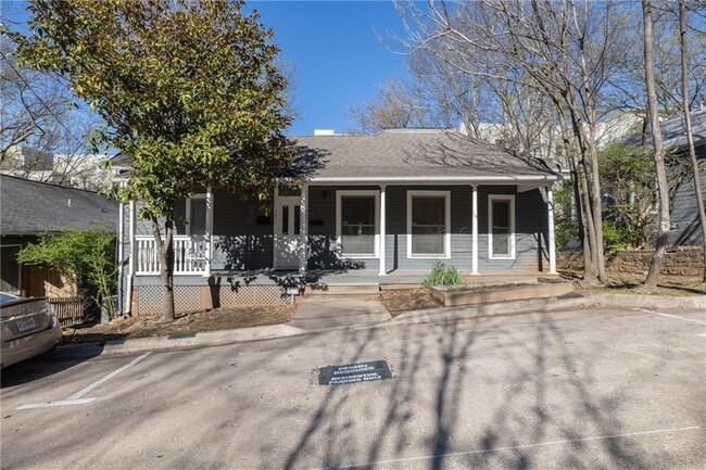 Building Photo - 349 Rollston Ave