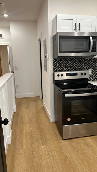 Building Photo - 3327 N American St