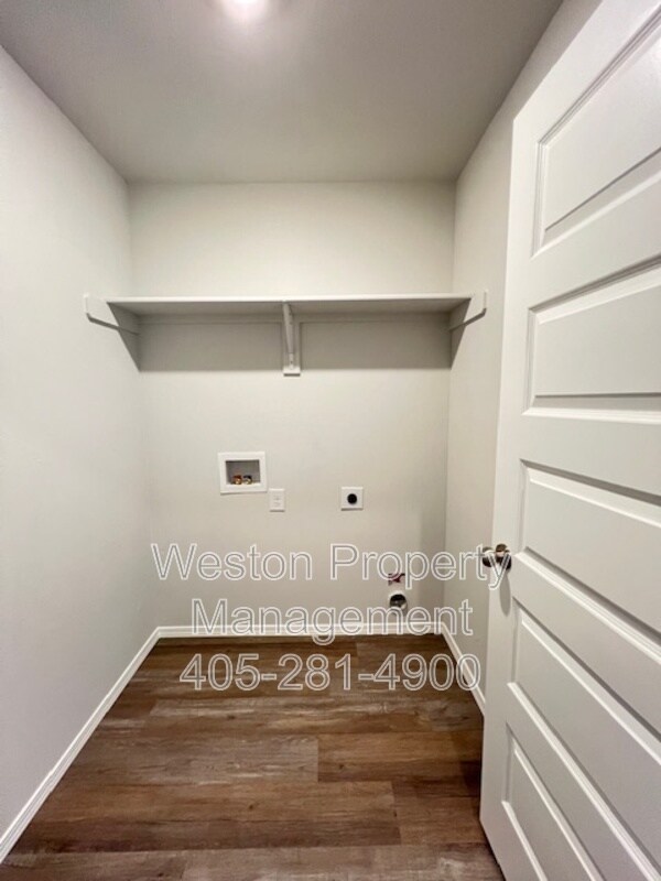 Building Photo - 1218 Guthrie Farms Blvd