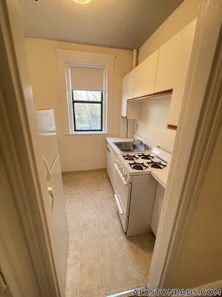 Building Photo - 1156 Commonwealth Ave