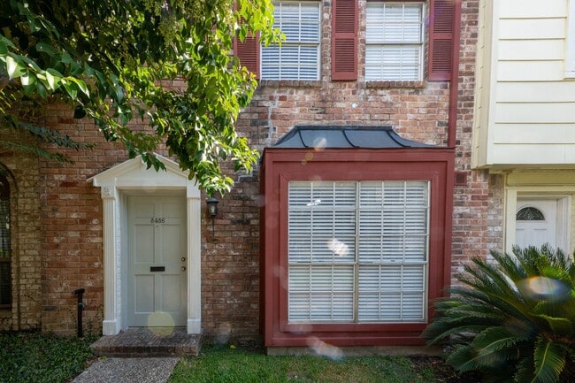 Building Photo - 8486 Ariel St