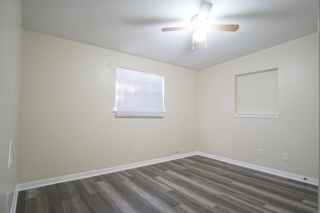 Building Photo - Pet-friendly 3/2 Updated home in the heart...