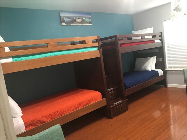 Building Photo - 2319 56th St