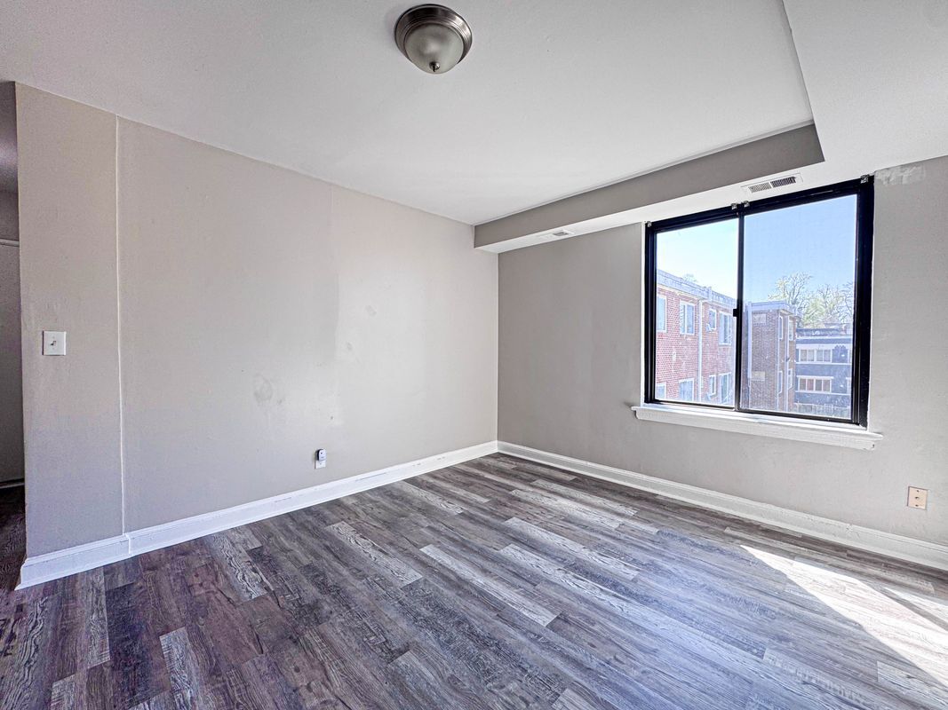 Building Photo - 4630 Hillside Rd SE