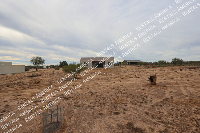 Building Photo - 16720 E Melanie Dr