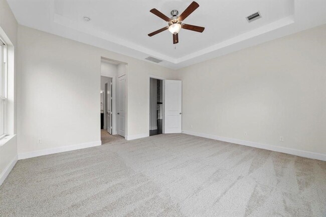 Building Photo - 9814 Carver Dr