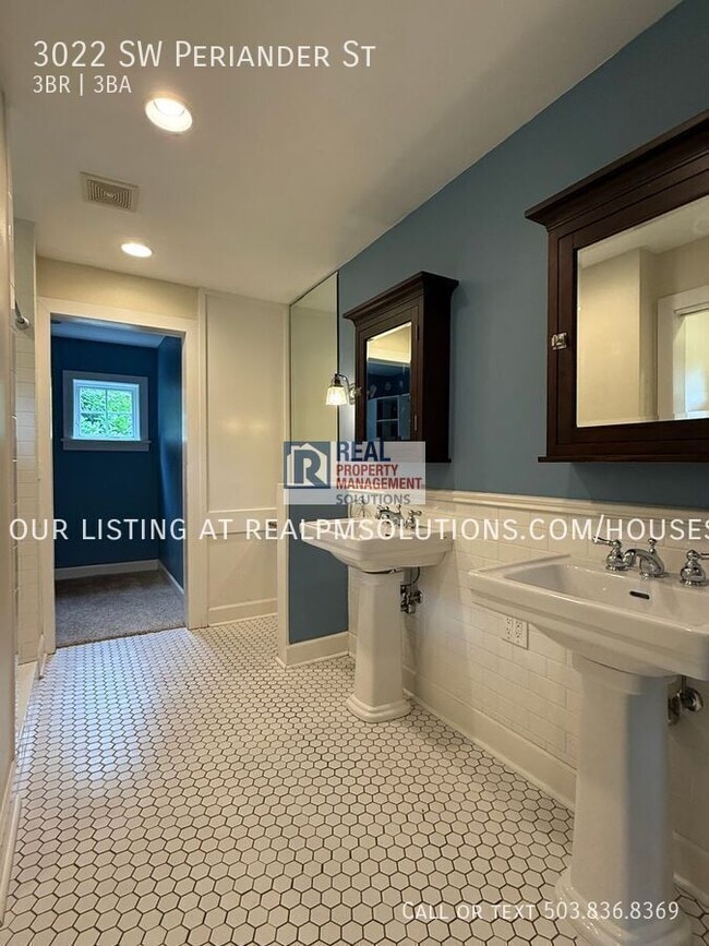Building Photo - 3022 SW Periander St