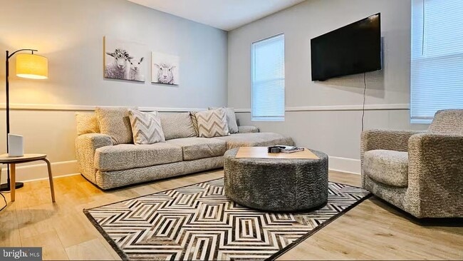 Building Photo - 1217 N King St