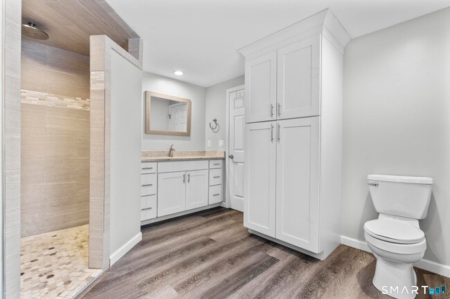 Building Photo - 125 Birchwood Dr