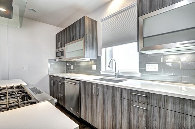 Building Photo - 1623 Julian St