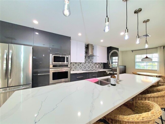 Building Photo - 6522 Hidden Beach Cir