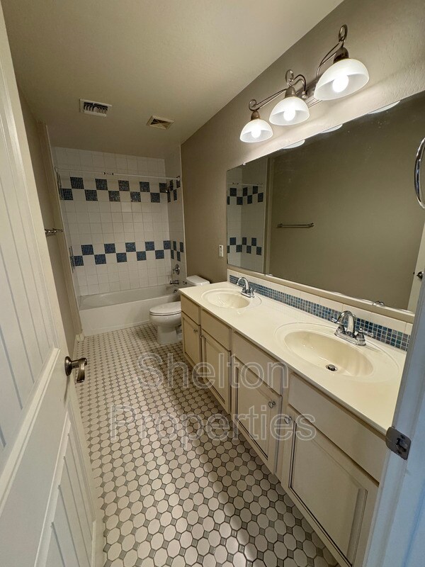 Building Photo - 20712 W Park Meadows Dr