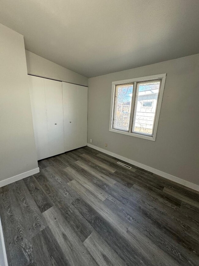 Building Photo - 647 Northborough Ln
