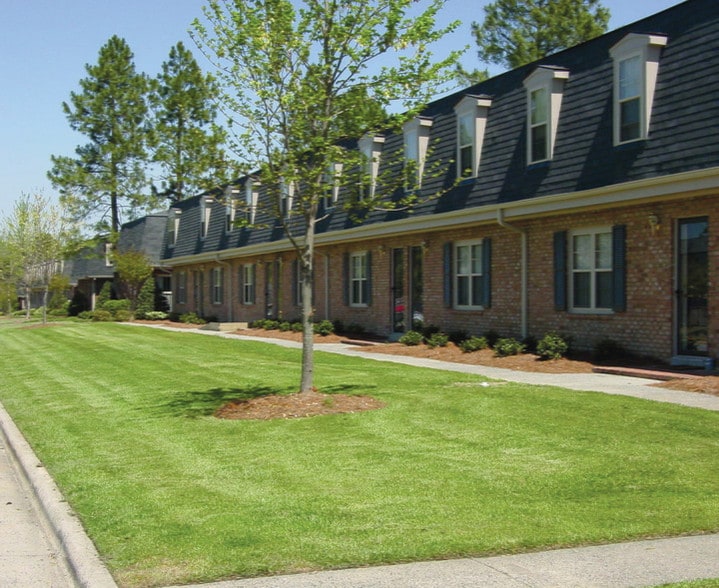 The District at Tar RiverStudent Housing 1725 E First St Greenville NC 27858 Apartment Finder