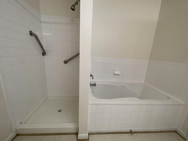 Building Photo - 45512 Westmeath Way