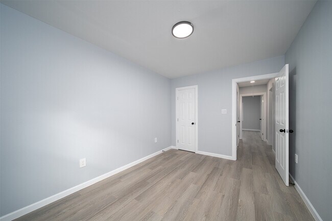 Building Photo - 3120 Stonewall St