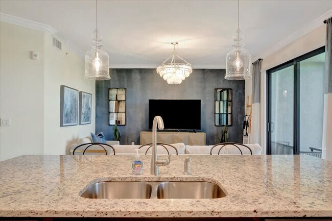 Building Photo - 5720 Palmer Cir