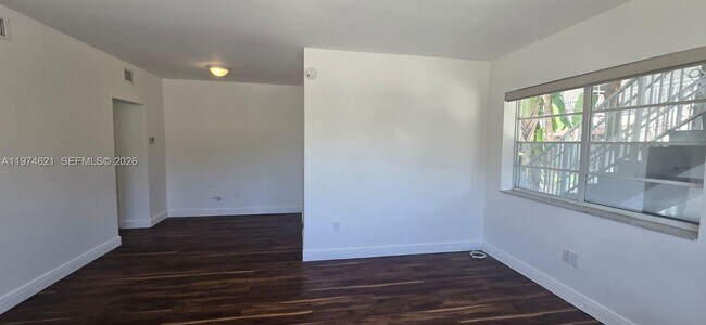 Building Photo - 8430 Harding Ave