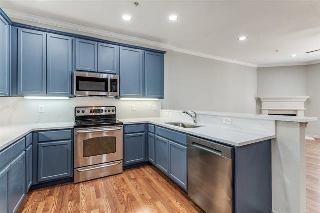 Building Photo - 2415 Stutz Dr