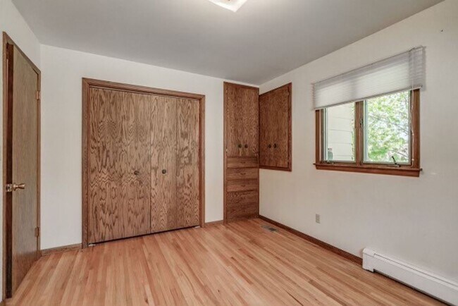 Building Photo - 821 N 15th St