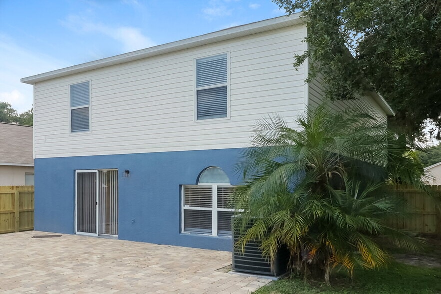 Building Photo - 30200 Double Dr