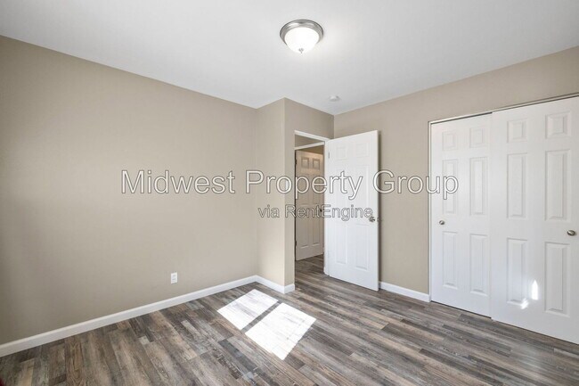 Building Photo - 1385 St Marie St