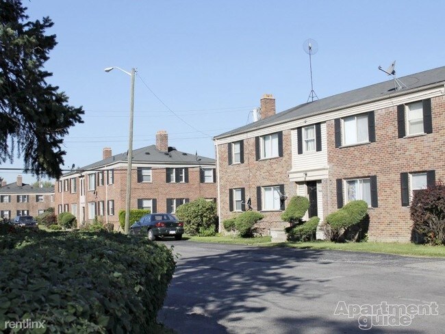 Building Photo - 9595 Greenview Ave