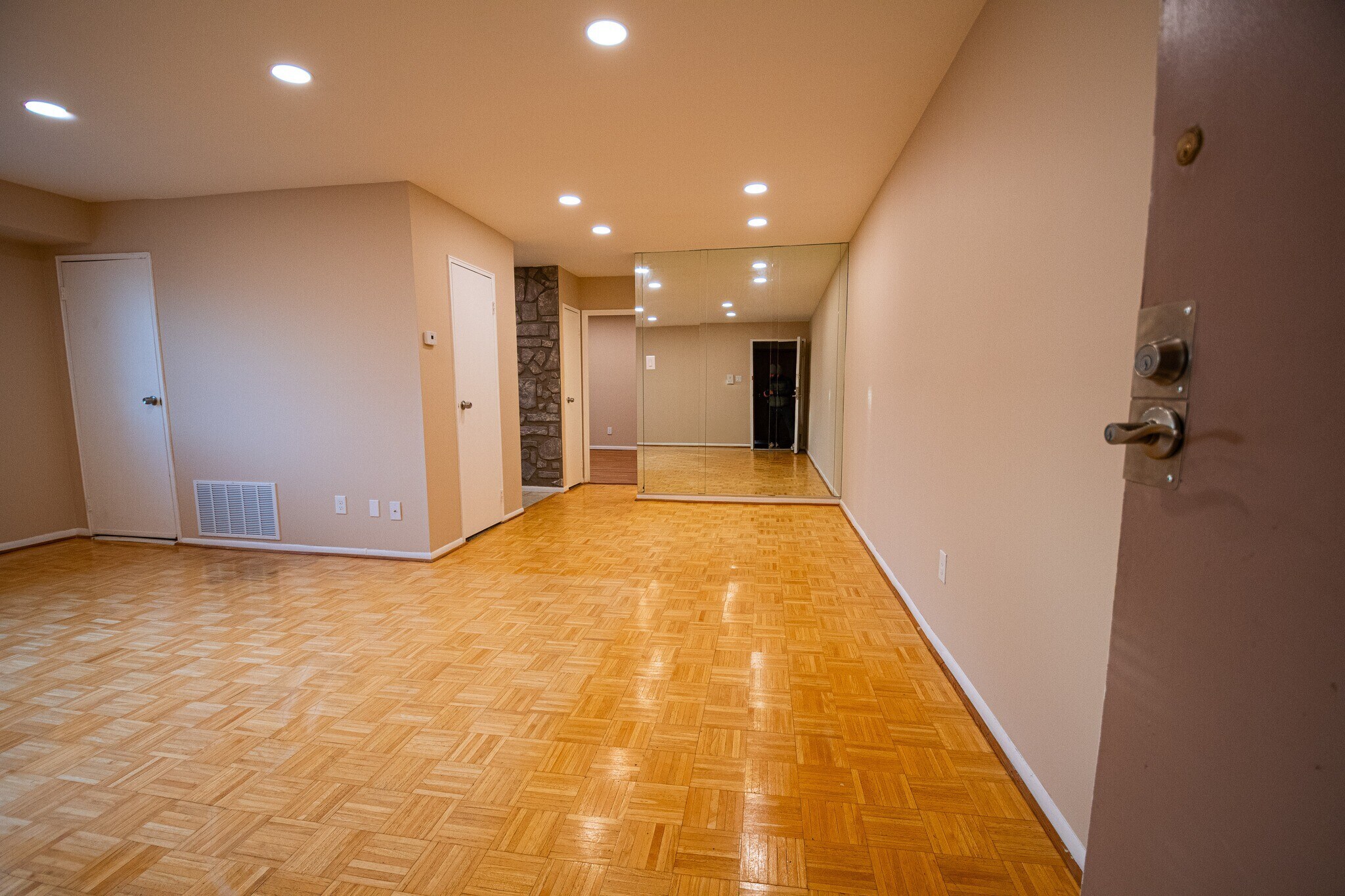 Building Photo - 9921 Bustleton Ave