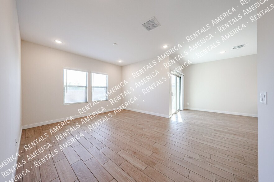 Building Photo - 7857 N 79th Ave