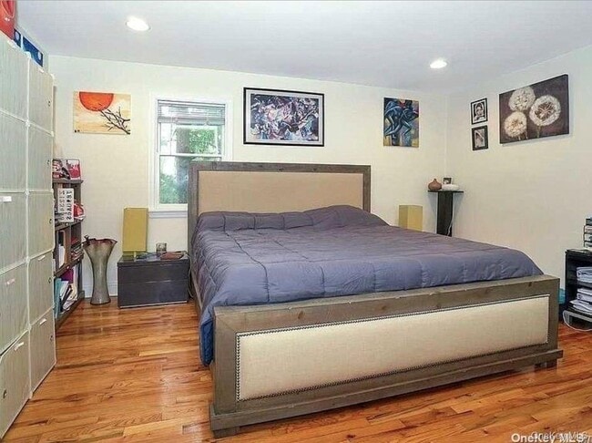 Building Photo - 1012 Old Northern Blvd