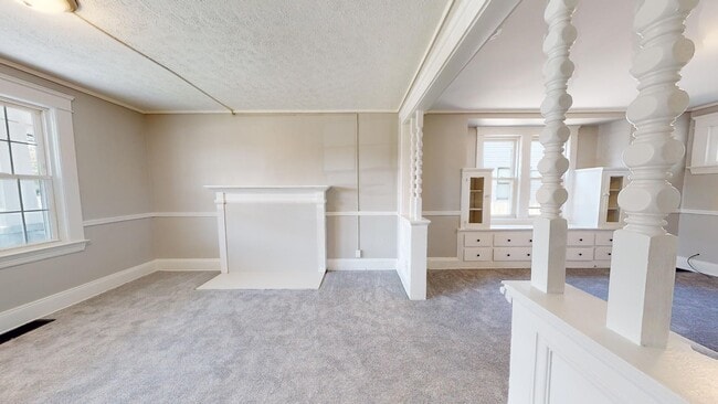 Building Photo - Old Brooklyn - 3 Bedroom Single Family Home
