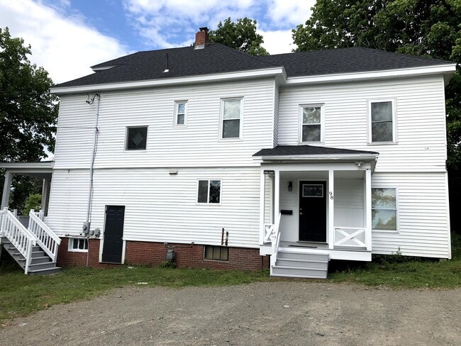 Building Photo - 98 Parker St