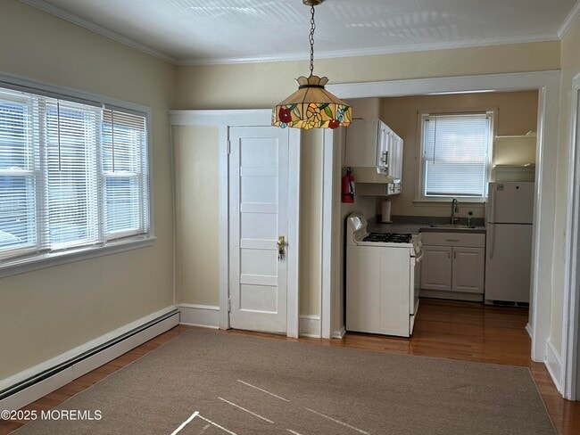 Building Photo - 213 Park Pl Ave