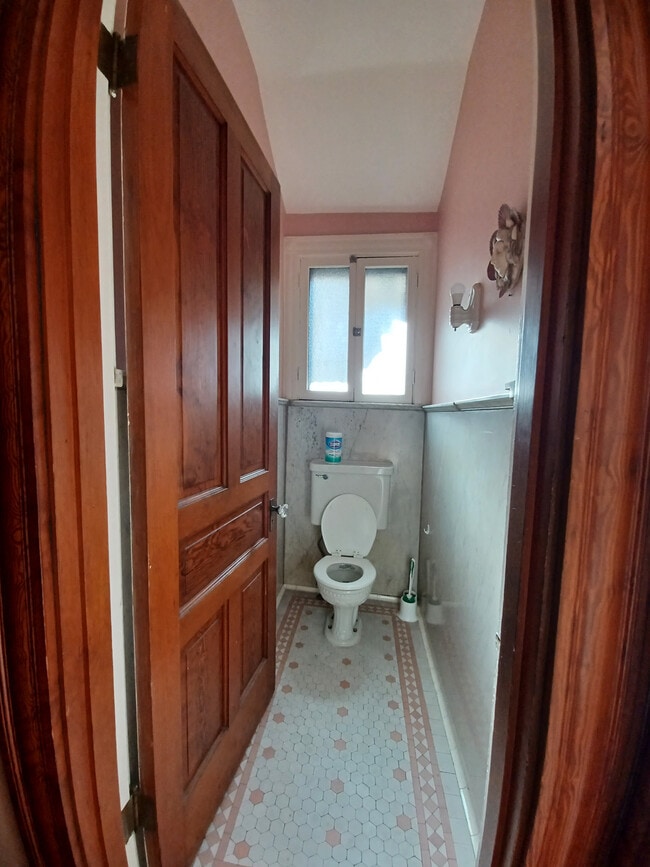 Building Photo - 3507 Clifton Ave