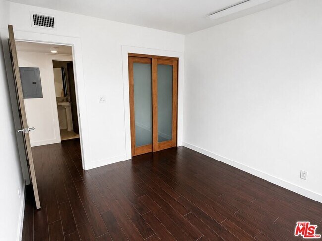 Building Photo - 1525 Hayworth Ave