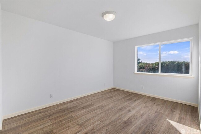 Building Photo - 1029 S Sand Dune Ave SW
