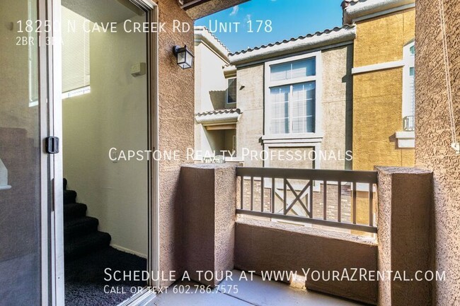 Building Photo - Stunning 2-Bedroom, 2.5-Bath Townhouse in ...