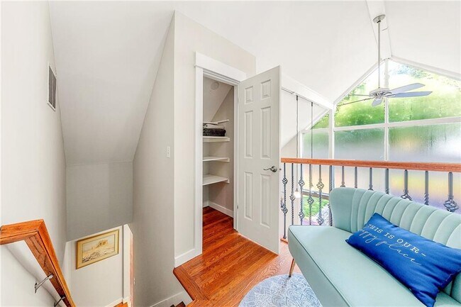 Building Photo - 235 Hillside Dr NW