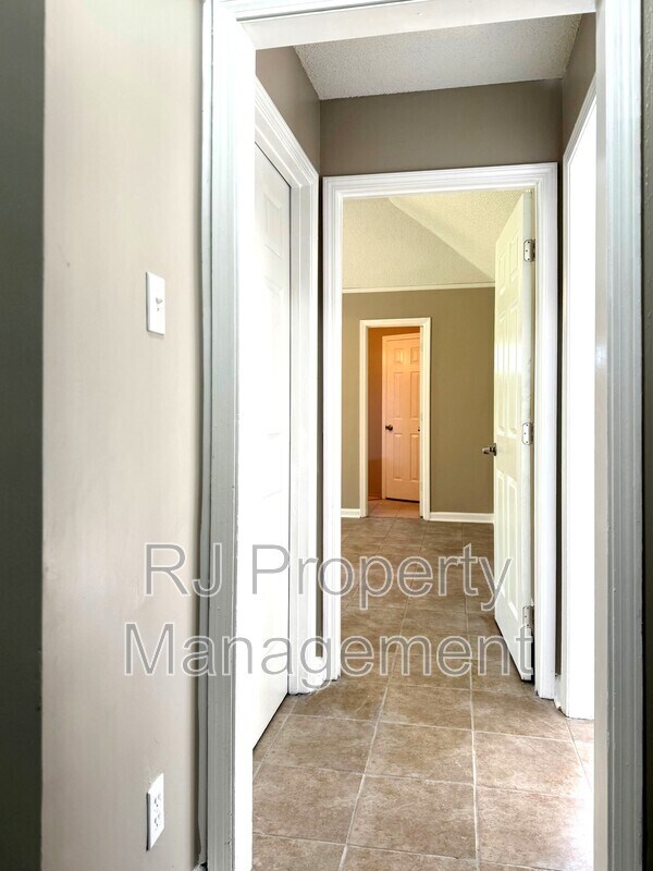 Building Photo - 4308 Ash Creek Cove