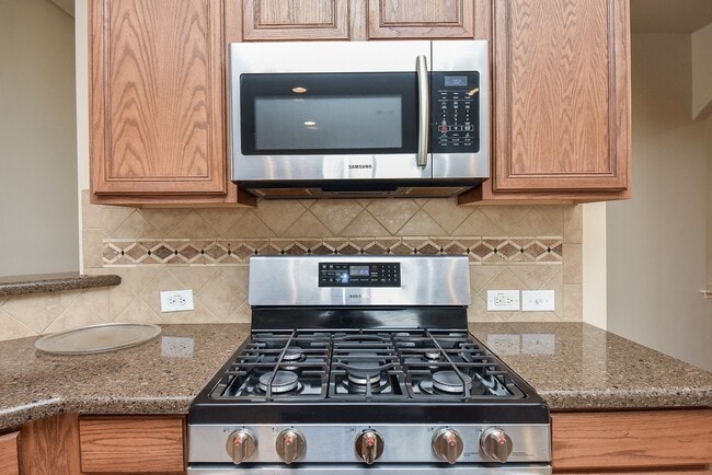 Building Photo - 3217 Mossy Bend Ln