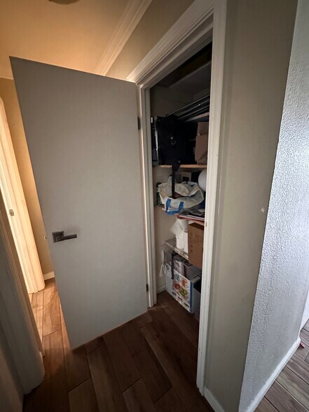 Building Photo - 2505 Miramar Ave