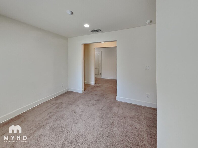 Building Photo - 11680 Cervino Dr