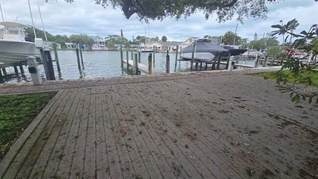 Building Photo - 215 18th Ave