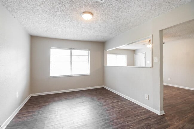 Building Photo - 5210 Greylog Dr
