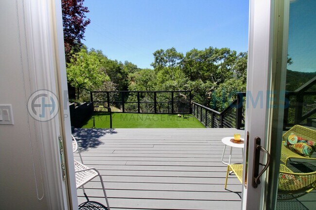 Building Photo - Fully Furnished 5BD/2.5BA Hillside View Home-FOUNDATION