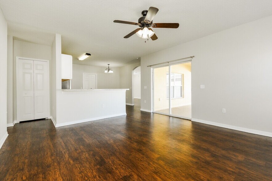 Building Photo - 536 Bromley Ct