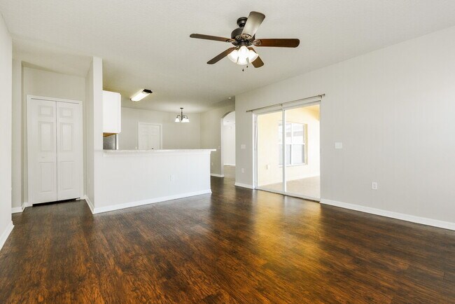 Building Photo - 536 Bromley Ct